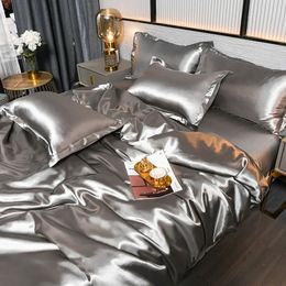 Silk Luxury Bedding Set With Bedsheet High-End Satin Bedding Sets Soft Smooth Solid Colour Quilts Cover 34 Pcs Set 240522