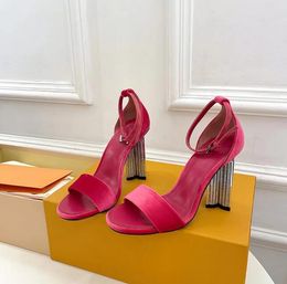 Designer Design Crystal Diamonds tacco alto tacco alto sandali sexy tacchi carini da donna abbigliamento da sposa scarpe scarpe scarpe con tacco alto 01