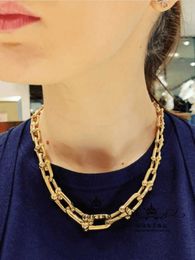 Designer's S925 Sterling Silver Gradual Layer Buckle Necklace for Womens Light Luxury and Outlier Design High Grade Brand U-shaped Clavicle Chain Trend
