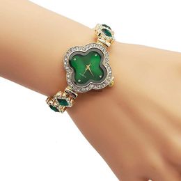 2024 Live Clover Bracelet Watch Green Womens Quartz Watch Light Luxury Fashion Jade Bracelet Watch