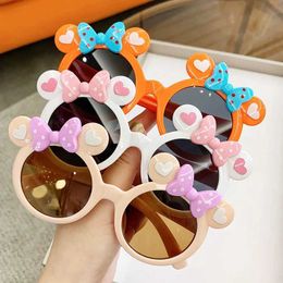 Sunglasses New Childrens Fashion Sunglasses Girl Decorative Bow Cartoon Sun Glasses Cute Baby Outdoor Sunshade Eyewear UV400 Oculos De Sol Y240523