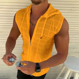 Short sleeved hooded zippered cardigan T-shirt for mens summer fashionable plaid sleeveless t-shirt for mens lapel top 240510