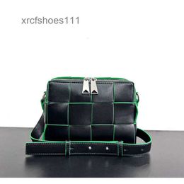 Double Stylish Purse Designer Shoulder Camera Woven Large Closing Lady Cl 2024 New Bottegs Crossbody Bags Cassette Bag Minimalist 1U8S