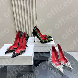 L'ultimo stilista di stilista mbing wanger a punta a punta fibbia design di grandi diamanti cristallo bordato sandali a spillo a punta scarpe elementi sexy tacchi alti lussuosi 35-43