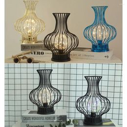 Table Lamps Wrought Iron Classic Vase LED Creative Small Night Light Hollow Out Lamp For Bedroom Cafe El Balcony Home Decoration