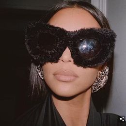 Sunglasses Trendy Kardashan Fur Women Brand Designer Oversized Black Cat Eye Sun Glasses UV400 Winter Shades Decorative Eyewear 2558