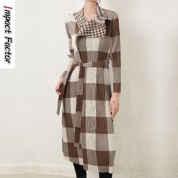 Casual Dresses Miyake Pleated Autumn And Winter Two Way Design Sense Windbreaker Fashion Lace Up Plaid Mid Length Coat Women