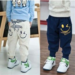 2018 Fashion Harem Pants Дети повседневные брюки счастливая улыбка джинсовая джинсовая детская одежда для мальчиков Орушенная зима 90-130 Hot L2405