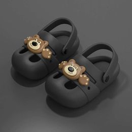 Barns sommar Eva pojkar och flickor Mary Jane Cartoon Baby Slippers Hole Shoes Sandaler