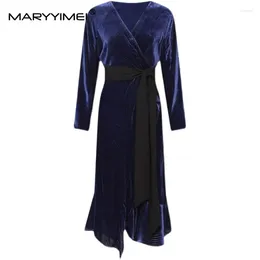 Casual Dresses MARYYIMEI Autumn Winter Fashion Designer Women's Dress V-neck Long Sleeved Lace Up Asymmetric Ruffles Silk Velvet