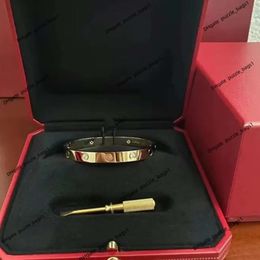 Designer Bracelet Titanium Steel Classic Fashion Mens and Womens 18k Gold Jewelry Valentines Day Gift Rose luxury