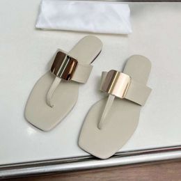 Designer Sandals Flip Flops Platform Women Beach Slippers With Metal Black White Brown Summer Sandals With Box 567