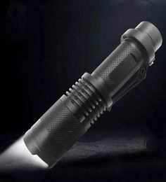 XPE Light Bulb Wear Resistant Strong Light Long S Flashlight Waterproof Tough Flashlight Focusing Antislip Rechargeable Flashl6764066