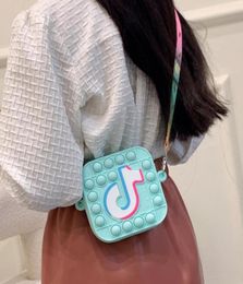 Sensory Bubble Bretelle Shoulder Bag Cellphone Straps Finger Push Phone Pouch Case Change Coin Purse Tik Tok ping Toys for Girls Kids2706284