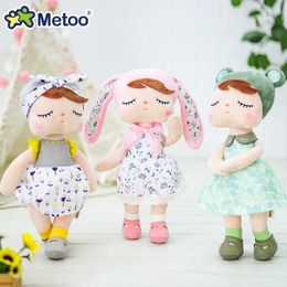 Dolls Metoo 33cm Angela Doll Spring/Summer Style Dress Plush Office Home Decoration Birthday Baby Shower Christmas Gift Childrens and Girls Toys S2452307