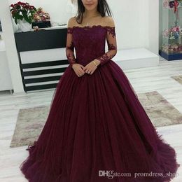 2020 Burgundy Prom Dresses Wear Bateau Neck Off Shoulder Lace Applique Beads Long Sleeves Tulle Puffy Ball Gown Evening Party Dress Gow 213s