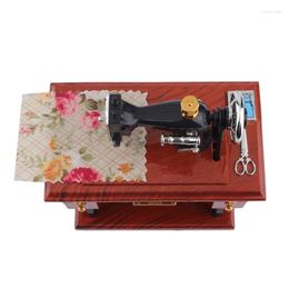 Decorative Figurines 1Pc Mini Vintage Lockwork Sewing Machine Music Box Kid Toy Treadle Sartorius Decor Retro Birthday Home Gift