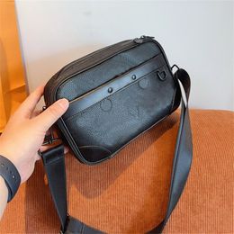 Mens Crossbody Shoulder Bags Men Designer Bag Emboss Print Cross Body Camera Bag Small Flap Leather TOP