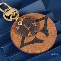 Designer Keychain Brand Round Key Chain lce Skate Bag Charm And Key Holder Men Car Keyring Women Buckle Keychains Bags Pendant Exquisite Gift