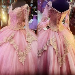 2022 Hot Pink Pearls Quinceanera Dresses Long Sleeve Sweetheart Gold Applique Beaded Layers Princess Ball Gowns Sweet 15 Dress Prom 294j