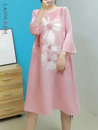 Casual Dresses LANMREM Print Beading Dress For Women Round Neck Flare Sleeves Pleated Loose Female Elegant Clothes Trendy 2DA2677