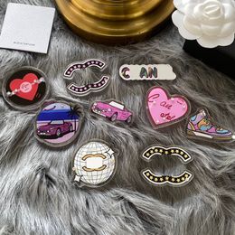 Cartoon Brooch Crystal Pins Desinger Brooches Brand Letter Suit Pin Clothing Decoration Accessories Vogue Wedding Jewellery Birthday Gift High Quality Accessories