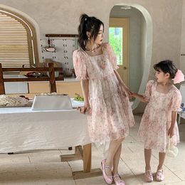 Summer Mom and Daughter Dresses Floral Family Matching Clothes Mummy and Girls Kids Princess One Piece Dress Women Elegant Frock 240523