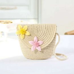 Handbags Straw Childrens Beach Bag Fashionable Heart Pattern Casual Shoulder Bag Cute Baby Coin Wallet for Children Y240523