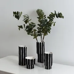 Vases Modern Minimalist Hand-painted Black And White Striped Ceramic Vase Nordic Style Home Decoration Living Room Jewelry Ornaments