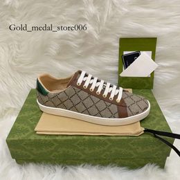 Cucci Shoes With Box Top Quality Luxury Designer Shoes Mens Womens Cartoons Casual Shoe Bee Ace Genuine Leather Tiger Snake Shoes 8442