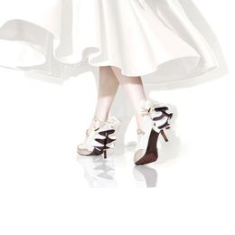 Designer di lusso Pompe dei tacchi Slingback Desame Dress Dress Scarpe da donna Stiletto Guida pelle Piep di punta Moca