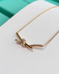 Designer's Brand Knot Necklace for Women 925 Pure Silver Rose Gold Cross Bow Collar Chain with Gu Ailing Same Style Simplicity