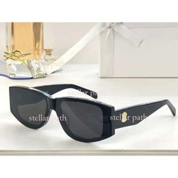 Celiene 5A Eyewear CL40227 Monochroms Eyeglasses Discount Designer Outdoor Beach Sun Sunglasses for Men Women Acetate 100% UVA Designer Fashion Sunglasses 599