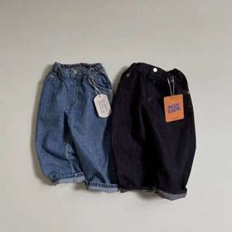 Autumn New Baby Loose Denim Trousers Spädbarn Småbarn Staka ben Pants Fashion Boys Girls Casual mångsidiga Pocket Jeans kläder L2405