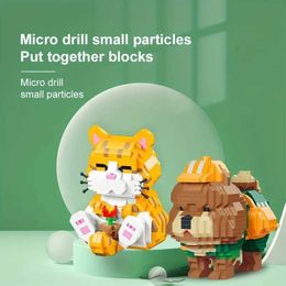 Blocks 834PCS Orange Cat Building Block Model Cute Pet Animal Assembly Bricks Toys Creative Desktop Decoration Kids Christmas Gifts H240523