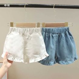 Shorts shorts 2024 Summer Girls Roused Childrens Cast and shorts com bordas plissadas para meninas de criança shorts de jeans finos legais wx5.22