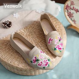 Casual Shoes Veowalk Breathable Cotton Fabric Women Pointed Toe Flat Floral Embroidered Ladies Walking Retro Loafers