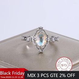 Cluster Rings Beautiful S925 Silver Ring For Women Fashion Moonstone Creative Engagement Jewellery Anniversary Gift Wedding