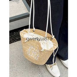 Shoulder Bags Waist Foufurieux 2023 Large capacity mother woven Str bag beach vacation photo casual womens trend fashion cross shaped H240523