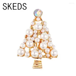 Brooches SKEDS Classic Women Men Full Pearl Christmas Tree Pins Fashion Elegant Unisex Plant Crystal Badges Accessories Gift