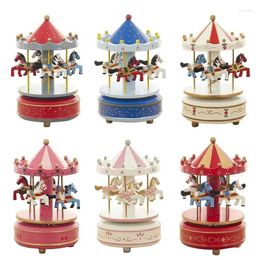 Decorative Figurines Carousel Music Box Wooden Horse For Girl Women Christmas Birthday Gift Rotating Musical Boxes Home Wood Decor