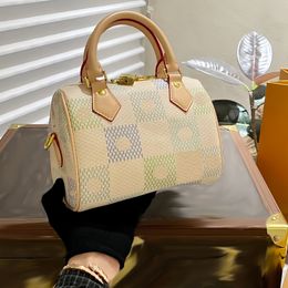 Borsa per sacchetto di lusso a pistola mini borsetta maniglia per cuscinetto spalla borse da designer di borse da viaggio boston borsa da viaggio per vacanza da viaggio 20 cm