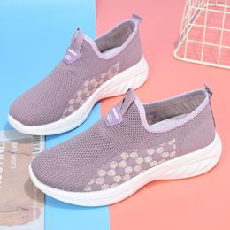 Yaz Yeni Spor Ayakkabıları Hafif ve Nefes Alabilir Yumuşak Sole Soath Shoes Orta ve Yaşlı Anne Ayakkabıları Konforlu Yürüyüş Ayakkabıları