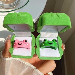 Couple Rings 2/4 pieces of cute resin plastic short and plump retro matching set for womens frog rings Y2k stackable ring cool friendship jewelry fS24523010