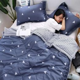 Summer Cotton Quilts Thin Airconditioning Comforter Soft Breathable Office Nap Blanket Quilted Bed Covers and Bedspreads 240521