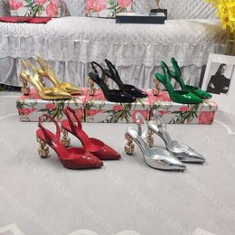 Tacchi di lusso sandali sandali piatti roti di sandalo femminile sandles in pelle vetrini croce caviglia caviglia scarpe cuneo a forma di zeppa di strass