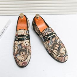 Casual Shoes Luxury Bear Print Men Loafers Brand Designer Moccasin Man Embroidered Flats Slip On Pointed Toe Wedding