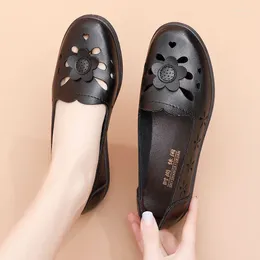 Casual Shoes High Quality Woman Flats Fashion Summer Leather Loafers Soft Bottom Hollow-out Breathable Women's Flat