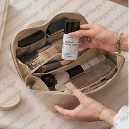 Cosmetic Bags Cases Large Travel Cosmetic Bag for Women Leather Makeup Organiser Female Toiletry Kit Bags Make Up Case Storage Pouch Lu 272C
