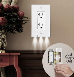 Wall Outlet Cover Plate With LED Lights Safty Light Sensor Plug Coverplate Socket Switch Stickers For Bathroom Bedroom5341551